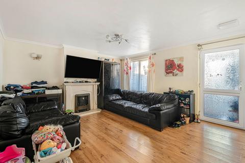 3 bedroom end of terrace house for sale, Sallowbush Road, Huntingdon, Cambridgeshire.