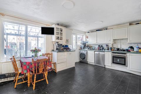 3 bedroom end of terrace house for sale, Sallowbush Road, Huntingdon, Cambridgeshire.