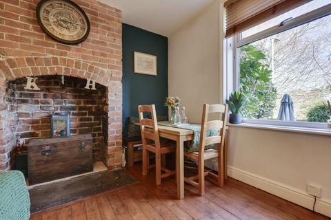 2 bedroom terraced house for sale, Oakfield Terrace, Horsforth, Leeds, LS18