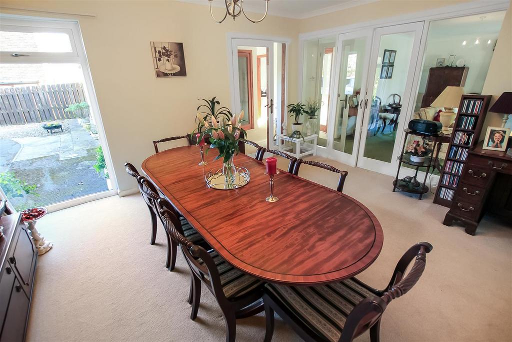 Dining Room (2).jpg