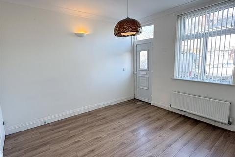 3 bedroom terraced house to rent, Newton Avenue, Wakefield, West Yorkshire, WF1