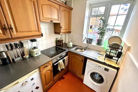 1 bedroom apartment to rent, Portsmouth Road, Guildford GU2