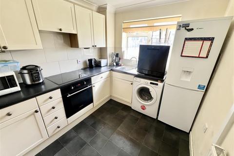 2 bedroom apartment for sale, Harwood Grove, Shirley, Solihull