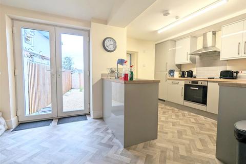 4 bedroom terraced house to rent, Fishponds Road, Bristol BS16