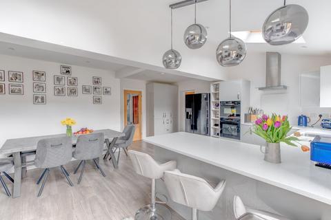 7 Beverley Close, Astwood Bank, Redditch, B96 6DX