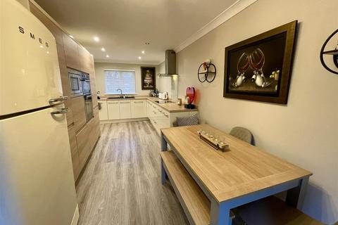 3 bedroom detached house for sale, Stonehaven Way, Darlington