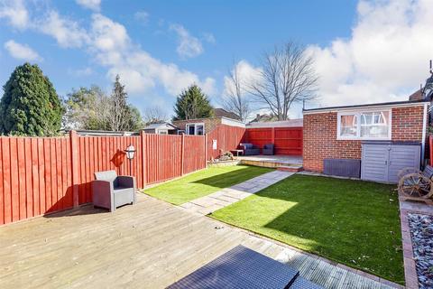 3 bedroom terraced house for sale, Hawthorn Road, Rochester ME2