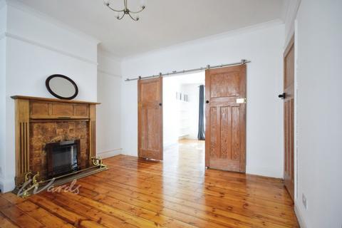 3 bedroom end of terrace house to rent, Queens Road Ramsgate CT11