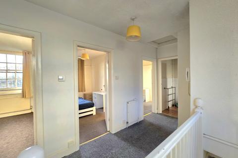 3 bedroom flat to rent, Grand Parade, Brighton BN2