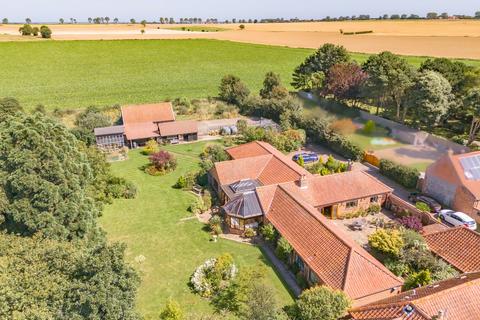 5 bedroom barn conversion for sale, Martham Road, Hemsby