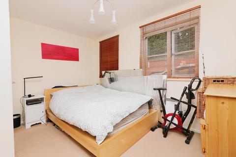 1 bedroom flat for sale, London Road, Apsley, HP3