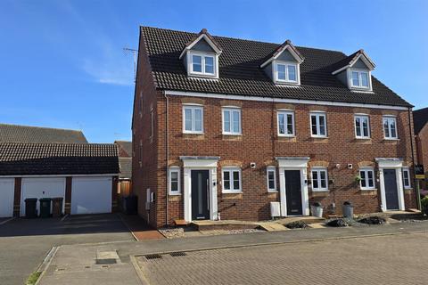 3 bedroom end of terrace house for sale, Eden Close, Hilton