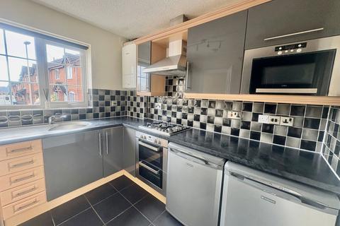 2 bedroom terraced house to rent, Acacia Close, Dudley DY1