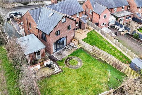 4 bedroom semi-detached house for sale, Llwyn Road, Oswestry