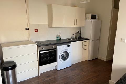 Studio to rent, Sentinel Square, London NW4