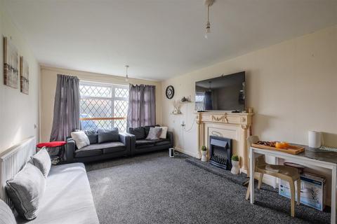 1 bedroom flat for sale, Longfield Close, Dalton,  Huddersfield, HD5