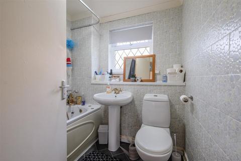 1 bedroom flat for sale, Longfield Close, Dalton,  Huddersfield, HD5