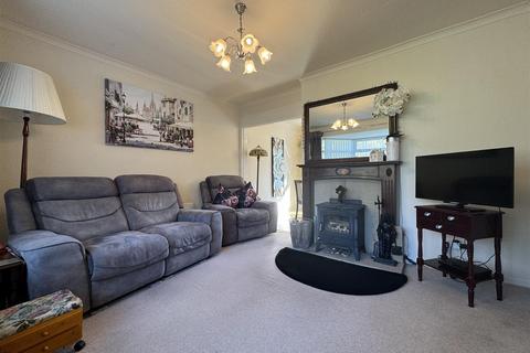 2 bedroom semi-detached house for sale, Saxton Place, Almondbury, Huddersfield, HD5 8TH