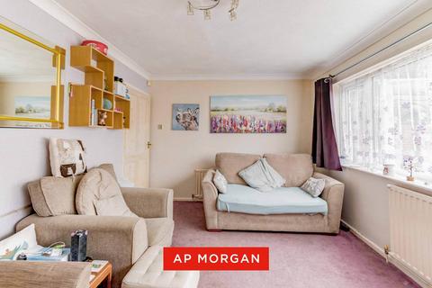 3 bedroom semi-detached house for sale, Pineways, Stourbridge, West Midlands, DY8