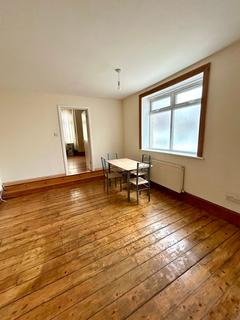 2 bedroom flat to rent, Green Lanes, N8