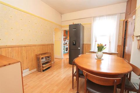 73 Onslow Gardens, Wallington, SM6 9QH