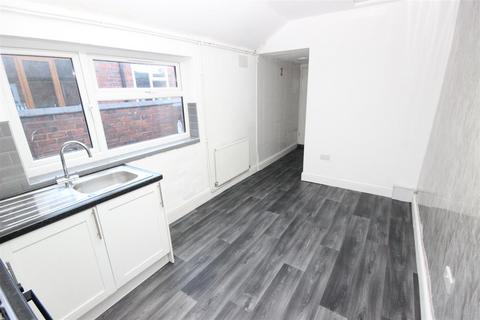 1 bedroom flat to rent, Park Road, Dudley DY2