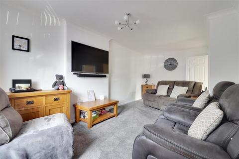 2 bedroom semi-detached bungalow for sale, Elsham Rise, Hessle