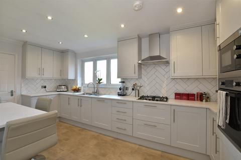 4 bedroom detached bungalow for sale, Ramsden View Road, Wickford, Essex