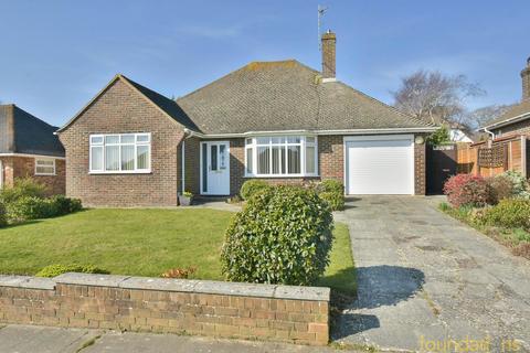 2 bedroom bungalow for sale, Alexander Drive, Bexhill-on-Sea, TN39