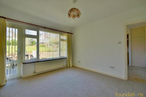 2 bedroom bungalow for sale, Alexander Drive, Bexhill-on-Sea, TN39