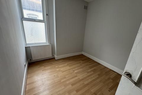 3 bedroom flat for sale, Thornton Heath CR7