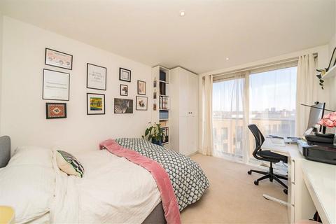 2 bedroom flat to rent, Seafarer Way, London SE16