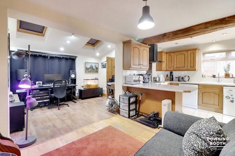 3 bedroom semi-detached house for sale, Gretton Crescent, Walsall WS9