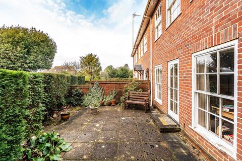 16 Rose Hill, Dorking, RH4 2EA