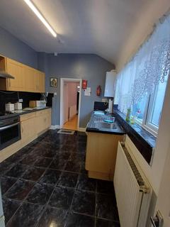 3 bedroom terraced house to rent, Mortimer Road, London E6