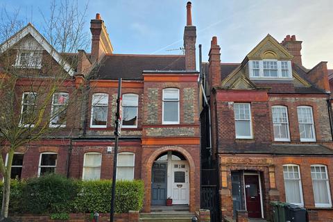 142 Amesbury Avenue, London, SW2 3AB