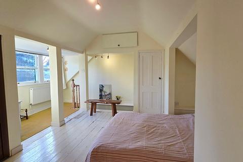 142 Amesbury Avenue, London, SW2 3AB