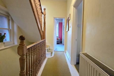 142 Amesbury Avenue, London, SW2 3AB