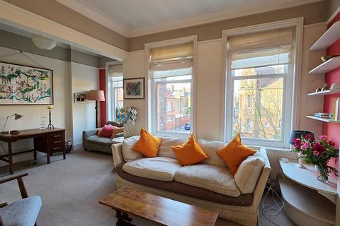 142 Amesbury Avenue, London, SW2 3AB