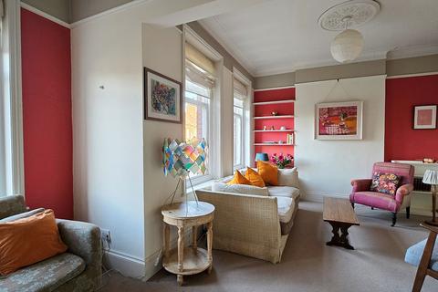 142 Amesbury Avenue, London, SW2 3AB