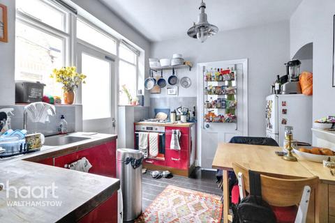 33 Cornwallis Road, London, E17 6NL