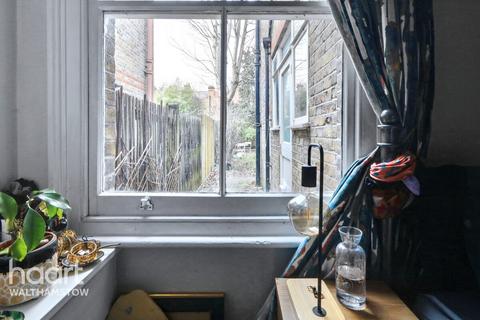 33 Cornwallis Road, London, E17 6NL