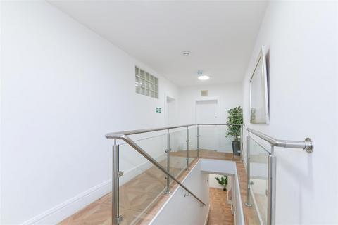 1 bedroom apartment for sale, Upper Mulgrave Road, Cheam Village