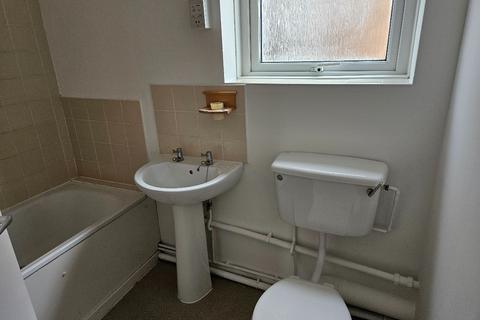 1 bedroom flat to rent, Hanchant Court, Norwich Road, Wisbech