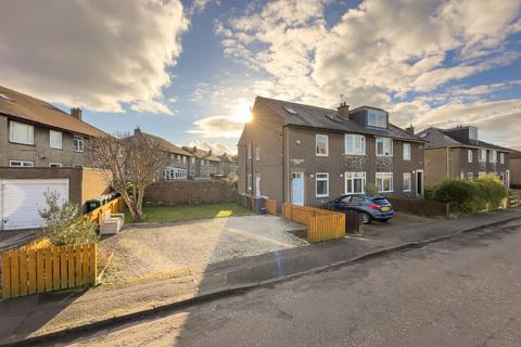 3 bedroom flat for sale, 82 Colinton Mains Grove, Edinburgh, EH13 9DE