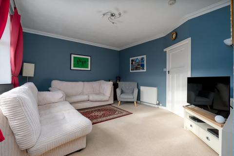 3 bedroom flat for sale, 82 Colinton Mains Grove, Edinburgh, EH13 9DE