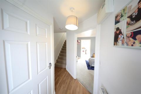 3 bedroom semi-detached house for sale, Richmond Way, Kingswood, Hull