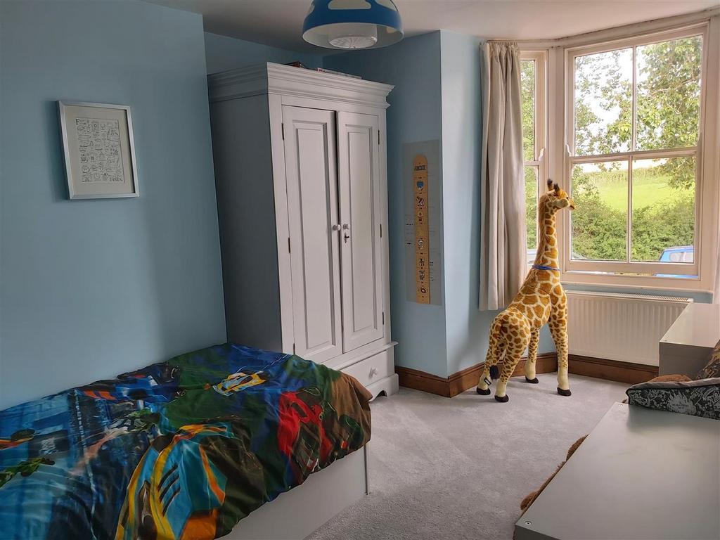 Bed3.jpg