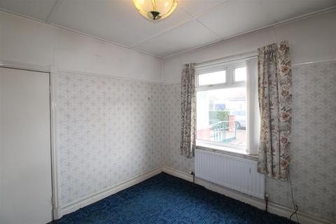 2 bedroom semi-detached bungalow for sale, Craythorne Gardens, North Heaton, Newcastle Upon Tyne