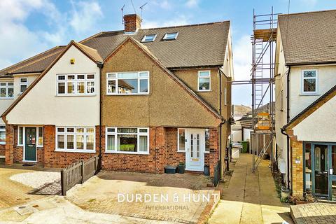 10 Tyne Close, Upminster, RM14 1QB